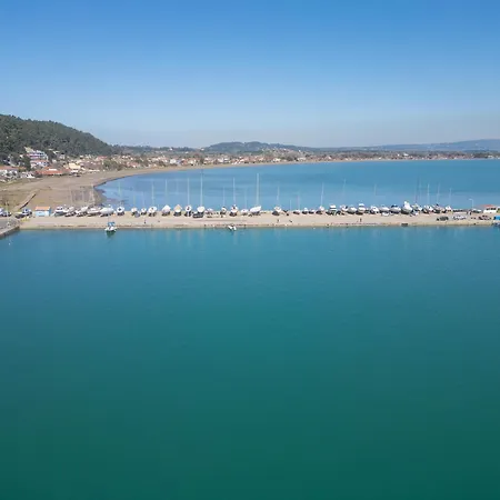 Corali 1 - Coastal Retreat *