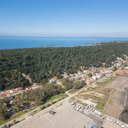 Corali 1 - Coastal Retreat *